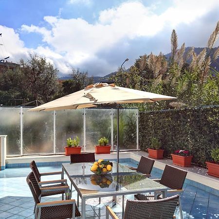 Caruso 3 By Villasandco Rentalsorrento Sorrento Quarto foto