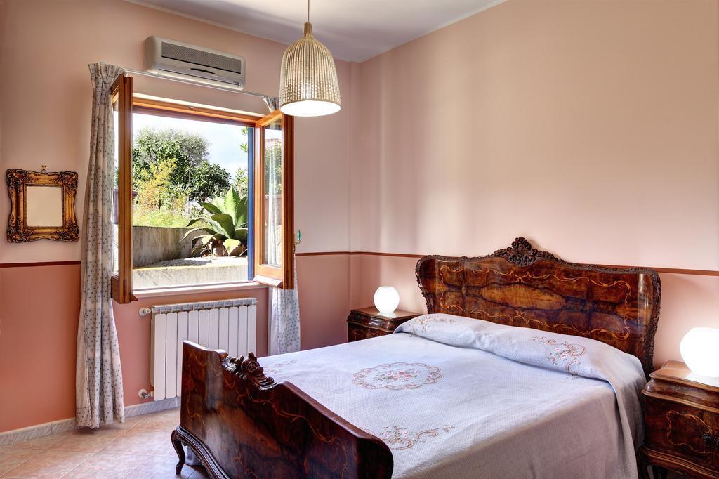 Caruso 3 By Villasandco Rentalsorrento Sorrento Quarto foto