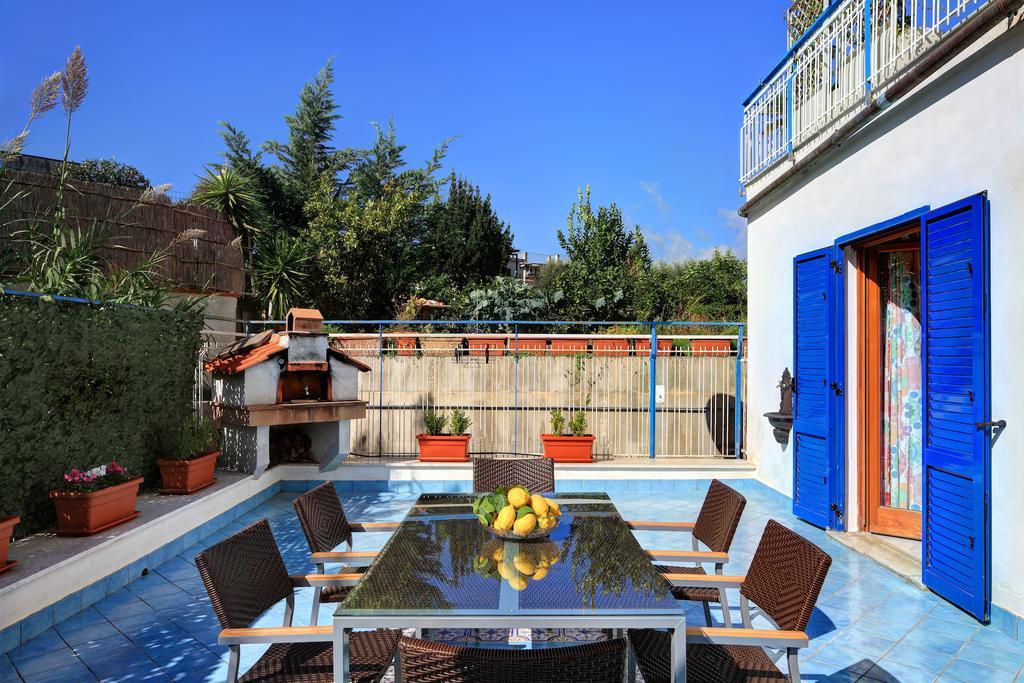 Caruso 3 By Villasandco Rentalsorrento Sorrento Quarto foto