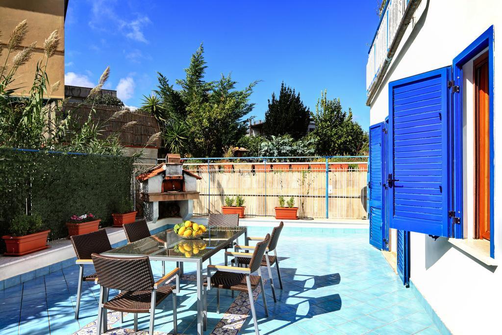 Caruso 3 By Villasandco Rentalsorrento Sorrento Quarto foto